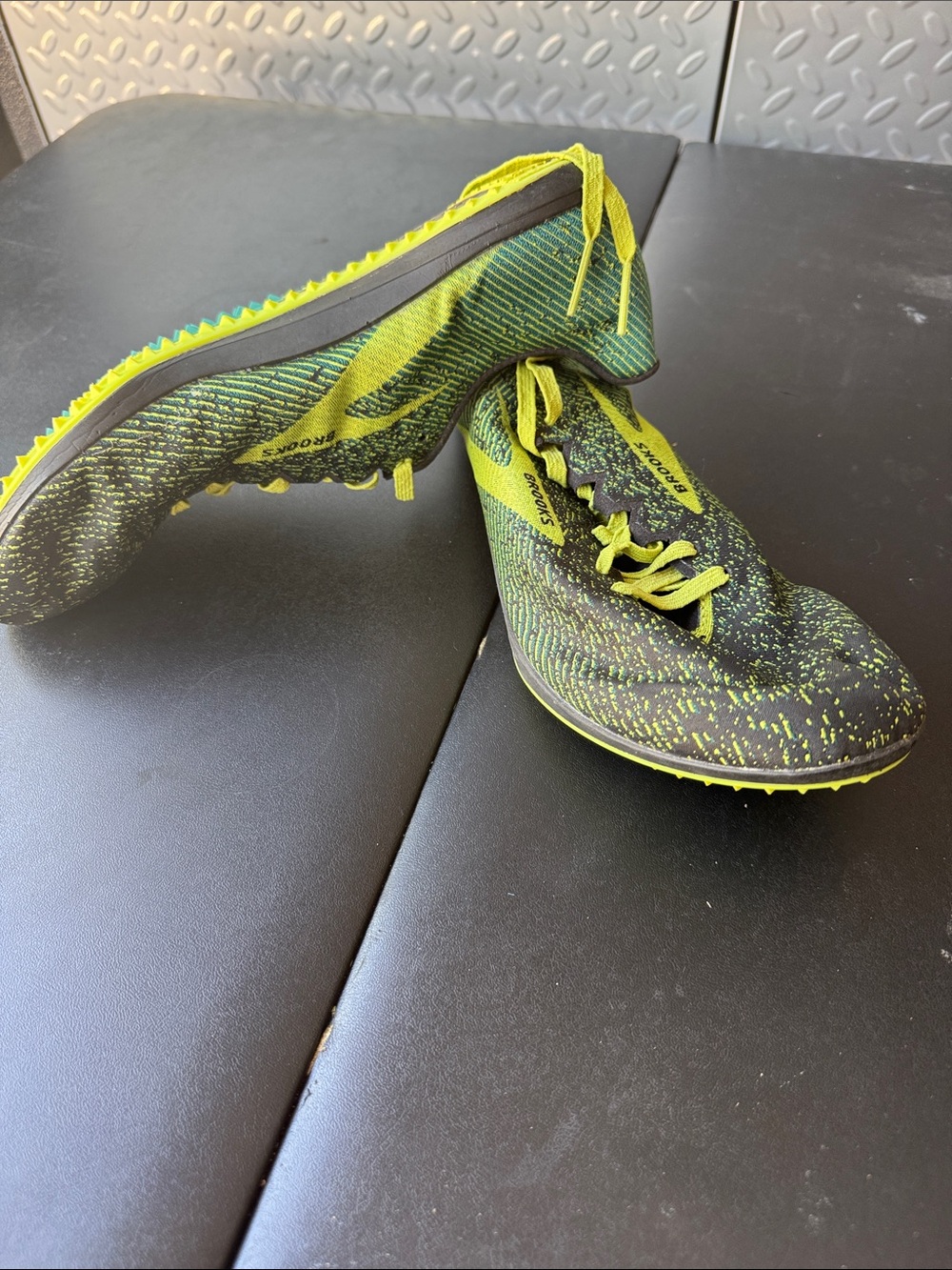 Brooks Mach 19 Track Shoes (no spikes)